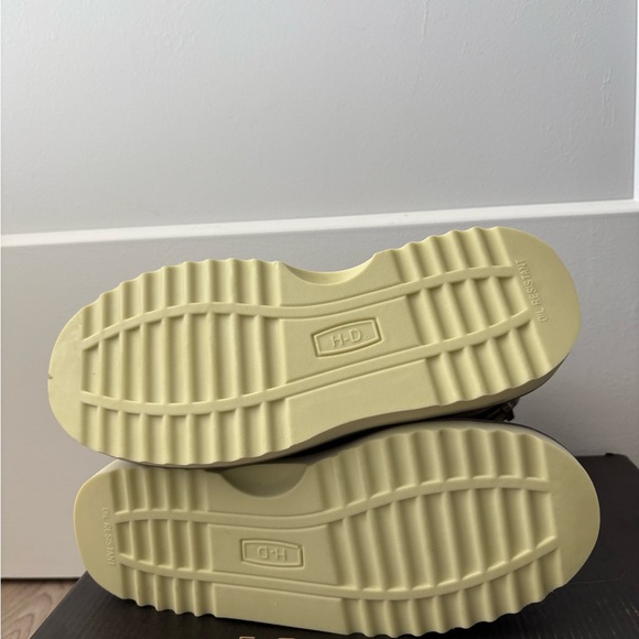 Harley-Davidson Beige Leather Ankle Boots Marconi New in box never worn. - Picture 6 of 7